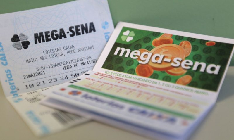 Bolão e aposta simples acertaram quatro das seis dezenas da Mega-Sena em Blumenau, nesta quarta-feira (9)